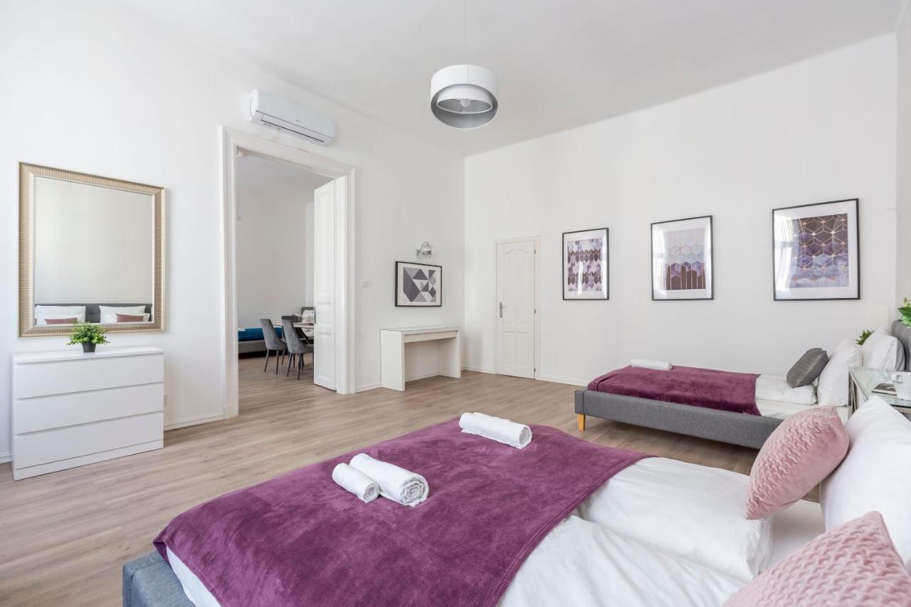 Exclusive Downtown Apartment In The Heart Of Budapest — Photos 1