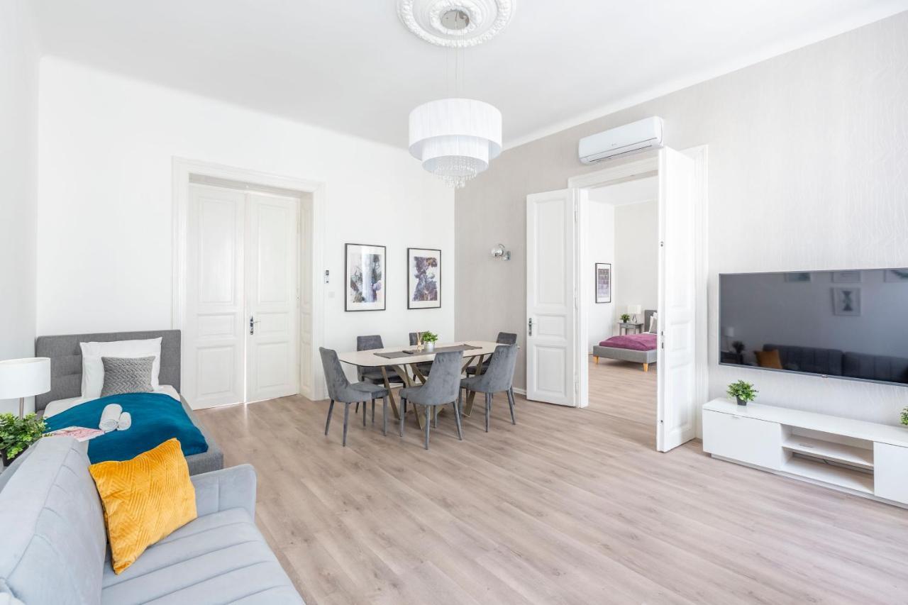 Exclusive Downtown Apartment In The Heart Of Budapest — Photos 2